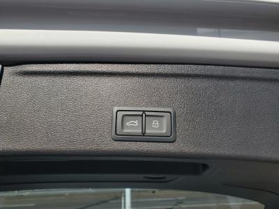 �A�E�f�B�`�S�A�o���g�@�V�����Îԁ@R2�N10����ϲ��݂��Č��s�޻޲݂ɡR3�N1���ɒǉ����ꂽ2L�ި�����������قŐV��592���~�ϲ���ʲ��د�ނ��̗p���R���WLTC17.1km/L������́�10.1�����ށ�ڰ�ް�ٰ��C��ETC��17�����Ё�C�Ű�����ذ�ق���߼�݂́�׸޼ޭ��PKG(ڻް��ܰ���&˰������޴��ײ�)����̫��PKG(��ظ�LEDײĥ360�����)���پ��TV�t��!