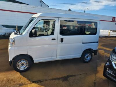 �n�C�[�b�g�J�[�S�@�V�����Îԁ@R3�N12������������ݼޡCVT���ς�V���ڤ�����STOP�Ɛؑ֎�4WD�ŔR��WLTC15.6km/L������́��ϰı���(ڰ�ް��ڰ�)����Ű�ݻ���VSC������h�~����ܰ����ށ���ײ�޼���׽��AMFM׼޵�ق���߼�݂́�ETC�����ϯĂȂǂ𑕔��