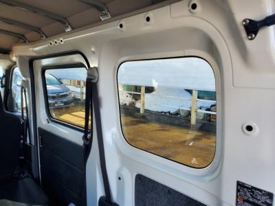 �n�C�[�b�g�J�[�S�@�V�����Îԁ@R3�N12������������ݼޡCVT���ς�V���ڤ�����STOP�Ɛؑ֎�4WD�ŔR��WLTC15.6km/L������́��ϰı���(ڰ�ް��ڰ�)����Ű�ݻ���VSC������h�~����ܰ����ށ���ײ�޼���׽��AMFM׼޵�ق���߼�݂́�ETC�����ϯĂȂǂ𑕔��