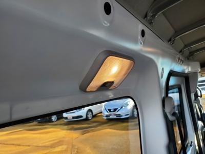 �n�C�[�b�g�J�[�S�@�V�����Îԁ@R3�N12������������ݼޡCVT���ς�V���ڤ�����STOP�Ɛؑ֎�4WD�ŔR��WLTC15.6km/L������́��ϰı���(ڰ�ް��ڰ�)����Ű�ݻ���VSC������h�~����ܰ����ށ���ײ�޼���׽��AMFM׼޵�ق���߼�݂́�ETC�����ϯĂȂǂ𑕔��