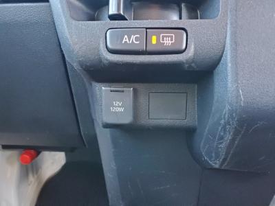 �n�C�[�b�g�J�[�S�@�V�����Îԁ@R3�N12������������ݼޡCVT���ς�V���ڤ�����STOP�Ɛؑ֎�4WD�ŔR��WLTC15.6km/L������́��ϰı���(ڰ�ް��ڰ�)����Ű�ݻ���VSC������h�~����ܰ����ށ���ײ�޼���׽��AMFM׼޵�ق���߼�݂́�ETC�����ϯĂȂǂ𑕔��