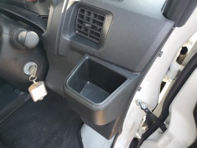 �n�C�[�b�g�J�[�S�@�V�����Îԁ@R3�N12������������ݼޡCVT���ς�V���ڤ�����STOP�Ɛؑ֎�4WD�ŔR��WLTC15.6km/L������́��ϰı���(ڰ�ް��ڰ�)����Ű�ݻ���VSC������h�~����ܰ����ށ���ײ�޼���׽��AMFM׼޵�ق���߼�݂́�ETC�����ϯĂȂǂ𑕔��