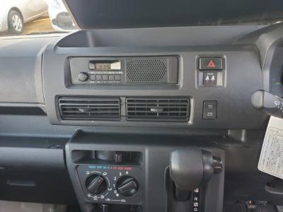 �n�C�[�b�g�J�[�S�@�V�����Îԁ@R3�N12������������ݼޡCVT���ς�V���ڤ�����STOP�Ɛؑ֎�4WD�ŔR��WLTC15.6km/L������́��ϰı���(ڰ�ް��ڰ�)����Ű�ݻ���VSC������h�~����ܰ����ށ���ײ�޼���׽��AMFM׼޵�ق���߼�݂́�ETC�����ϯĂȂǂ𑕔��