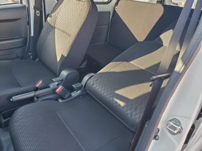 �n�C�[�b�g�J�[�S�@�V�����Îԁ@R3�N12������������ݼޡCVT���ς�V���ڤ�����STOP�Ɛؑ֎�4WD�ŔR��WLTC15.6km/L������́��ϰı���(ڰ�ް��ڰ�)����Ű�ݻ���VSC������h�~����ܰ����ށ���ײ�޼���׽��AMFM׼޵�ق���߼�݂́�ETC�����ϯĂȂǂ𑕔��