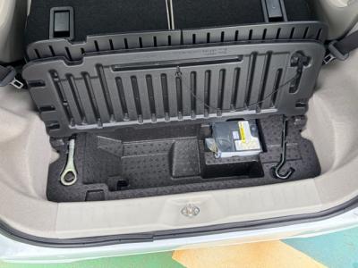 ���[���@�V�����Îԁ@6��ڂƂȂ�Ѱ�ނł͏�J���ޯ��ޱ�⍶�E�Ɨ��ײ���Լ�Ă��̗p������STOP��CVT�ŔR���4WD�ł�27.6Km/L!H29�N��ϲŰ��ݼނ����ĸ��قȂǂ�ύX����ϰı��Ă�Ver3�ɂȂ���s�ґΉ�ڰ�ް��ڰ��ɡ�ق��������e�́���ڽ���d���i�[�Ӻ��ޱ�װ��VSA������h�~���߼�݂́���ذ����پ��TV���ޯ���ׁ�ETC���t���Ă��܂��