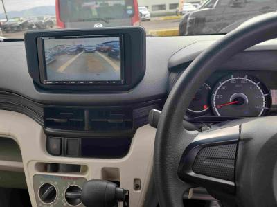 ���[���@�V�����Îԁ@6���Ѱ�ނɂȂ��ď�J���ޯ��ޱ�⍶�E�Ɨ��ײ���Լ�Ă��̗p������STOP��CVT�ŔR���31.0Km/L!H29�N��ϲ���ݼނ����ĸ��قȂǂ�ύX�����ϰı��Ă�Ver3�ɂȂ褕��s�ґΉ�ڰ�ް��ڰ�����Ű�ݻ��t���ɂȂ�܂��������ڽ����ײ�޼���׽���d���i�[�Ӻ��ޱ�װ��VSA������h�~�ق�����ذ���&�ޯ���ׁ�ETC�Ȃǂ𑕔��