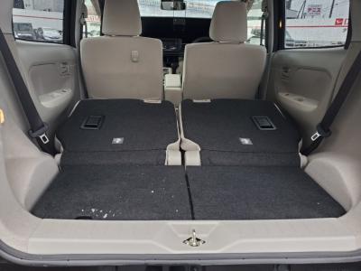 ���[���@�V�����Îԁ@6���Ѱ�ނɂȂ��ď�J���ޯ��ޱ�⍶�E�Ɨ��ײ���Լ�Ă��̗p������STOP��CVT�ŔR���31.0Km/L!H29�N��ϲ���ݼނ����ĸ��قȂǂ�ύX�����ϰı��Ă�Ver3�ɂȂ褕��s�ґΉ�ڰ�ް��ڰ�����Ű�ݻ��t���ɂȂ�܂��������ڽ����ײ�޼���׽���d���i�[�Ӻ��ޱ�װ��VSA������h�~��CD���߂Ȃǂ𑕔��