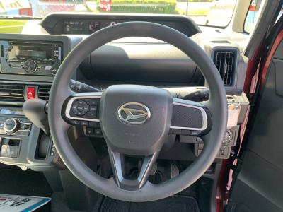 �^���g�@�V�����Îԁ@R1�N����������ݼނ�4��ڂɁB�����STOP��CVT�ŔR��WLTC20.2km/L������́��ϰı���(ڰ�ް��ڰ�)����ܰ�ײ���ޱ��UP��ڰ���߯�(�ޯ���ץ�ñ�ݸ޽���)���d���߰�ݸ���ڰ���LEDͯ��ײā����AC�������ڰ�ΰ��ށ�F���˰����CD���߂Ȃǂ��t���Ă��܂��B
