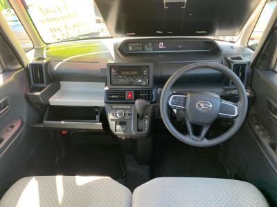 �^���g�@�V�����Îԁ@R1�N����������ݼނ�4��ڂɁB�����STOP��CVT�ŔR��WLTC20.2km/L������́��ϰı���(ڰ�ް��ڰ�)����ܰ�ײ���ޱ��UP��ڰ���߯�(�ޯ���ץ�ñ�ݸ޽���)���d���߰�ݸ���ڰ���LEDͯ��ײā����AC�������ڰ�ΰ��ށ�F���˰����CD���߂Ȃǂ��t���Ă��܂��B