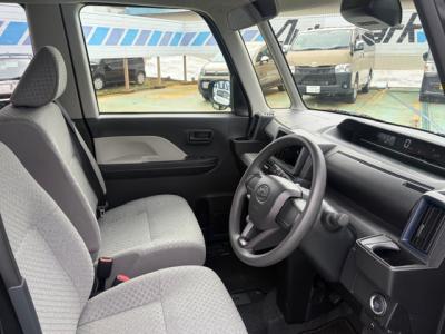 �^���g�@�V�����Îԁ@�ʐ����Ȃ�4WD!4�����Ă���������װ�̖������׸ٵ���ݽײ���ޱ���p���R5�N4���ɒǉ����ꂽ������STOPڽ�d�l�Ť�R���WLTC19.6km/L������́����LEDͯ��ײā��ϰı���(���s�ґΉ�ڰ�ް��ڰ����Ű�ݻ���)����Ċi�[�ޱ�װ�����ذ&�߯�����ā�4WD�Ԃ�����F���˰����VSC�Ȃǂ��t���Ă��܂�!