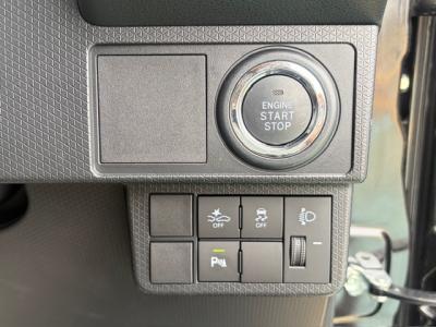 �^���g�@�V�����Îԁ@�ʐ����Ȃ�4WD!4�����Ă���������װ�̖������׸ٵ���ݽײ���ޱ���p���R5�N4���ɒǉ����ꂽ������STOPڽ�d�l�Ť�R���WLTC19.6km/L������́����LEDͯ��ײā��ϰı���(���s�ґΉ�ڰ�ް��ڰ����Ű�ݻ���)����Ċi�[�ޱ�װ�����ذ&�߯�����ā�4WD�Ԃ�����F���˰����VSC�Ȃǂ��t���Ă��܂�!