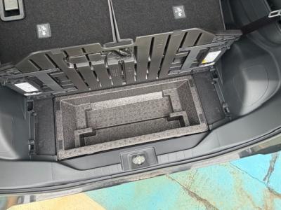 �^���g�@�V�����Îԁ@�ʐ����Ȃ�4WD!4�����Ă���������װ�̖������׸ٵ���ݽײ���ޱ���p���R5�N4���ɒǉ����ꂽ������STOPڽ�d�l�Ť�R���WLTC19.6km/L������́����LEDͯ��ײā��ϰı���(���s�ґΉ�ڰ�ް��ڰ����Ű�ݻ���)����Ċi�[�ޱ�װ�����ذ&�߯�����ā�4WD�Ԃ�����F���˰����VSC�Ȃǂ��t���Ă��܂�!