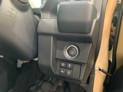 �^�t�g�@�V�����Îԁ@R2�N�ɏo���y�۽���ް�CVT��i-STOP�ŔR��WLTC21.4km/L���׽ٰ̂́����̨����TOP�Ɓ��ϰı���(ڰ�ް��ڰ����Ű�ݻ�)��W�����������LEDͯ��ײ�&̫�ށ����AC�����ذ&�߯�����ā�15�����Ё����ļ��˰������ޑ����pUP��ڰ���߯�(�ޯ���ץ����ٽ�����Խ�߰��)����ʑ����Ł�ү�����&�ԶްƯ��&�ޱ��ށ����ްF&R���ް�ްƯ���Ȃǂ𑕔��