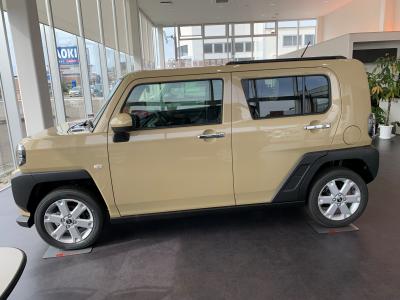 �^�t�g�@�V�����Îԁ@R2�N�ɏo���y�۽���ް�CVT��i-STOP�ŔR��WLTC21.4km/L���׽ٰ̂́����̨����TOP�Ɓ��ϰı���(ڰ�ް��ڰ����Ű�ݻ�)��W�����������LEDͯ��ײ�&̫�ށ����AC�����ذ&�߯�����ā�15�����Ё����ļ��˰������ޑ����pUP��ڰ���߯�(�ޯ���ץ����ٽ�����Խ�߰��)����ʑ����Ł�ү�����&�ԶްƯ��&�ޱ��ށ����ްF&R���ް�ްƯ���Ȃǂ𑕔��