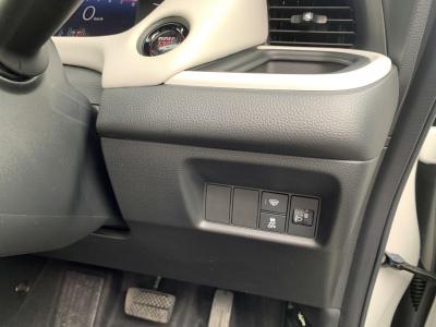 �t�B�b�g�@�V�����Îԁ@R4�N10����ϲŰ��ݼޡ�����޻޲݂�ύX����S��1.5L�����STOP�ݼ�݂�V���ڂ���ܰUP��R���WLTC16.6km/L������́����޾ݼݸ�(ڰ�ް�ٰ��)����ēd�i�ޱ�װ���d���߰�ݸ���ڰ������ذ&�߯����������̫���ޭ�PKG(ܲ�߰�ޱ����˰���װ)�ق���߼�݂́����бѲ��ر(��p���&F���˰��)����ذ���1���TV��ETC�t��!