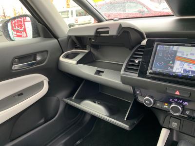 �t�B�b�g�@�V�����Îԁ@R4�N10����ϲŰ��ݼޡ�����޻޲݂�ύX����S��1.5L�����STOP�ݼ�݂�V���ڂ���ܰUP��R���WLTC16.6km/L������́����޾ݼݸ�(ڰ�ް�ٰ��)����ēd�i�ޱ�װ���d���߰�ݸ���ڰ������ذ&�߯����������̫���ޭ�PKG(ܲ�߰�ޱ����˰���װ)�ق���߼�݂́����бѲ��ر(��p���&F���˰��)����ذ���1���TV��ETC�t��!