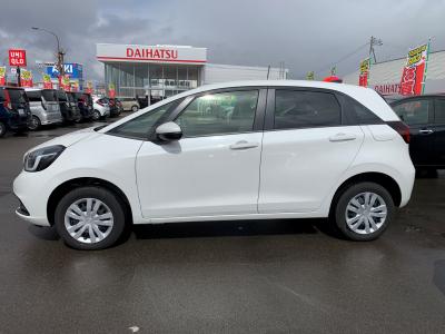 �t�B�b�g�@�V�����Îԁ@R4�N10����ϲŰ��ݼޡ�����޻޲݂�ύX����S��1.5L�����STOP�ݼ�݂�V���ڂ���ܰUP��R���WLTC16.6km/L������́����޾ݼݸ�(ڰ�ް�ٰ��)����ēd�i�ޱ�װ���d���߰�ݸ���ڰ������ذ&�߯����������̫���ޭ�PKG(ܲ�߰�ޱ����˰���װ)�ق���߼�݂́����бѲ��ر(��p���&F���˰��)����ذ���1���TV��ETC�t��!