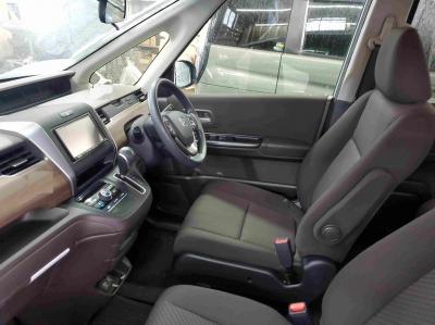 �t���[�h�@�V�����Îԁ@2��ڂ�1.5L�ݼ�݂�CVT�ŔR��19.0km/L�7�l������߂ő����́����޾ݼݸ�(ڰ�ް��ڰ��ڰ�ް�ٰ��C)��������ܰ�ײ���ޱ�����ذ&�߯�����ā����AC��۰ٻݼ���ށ���̫���ޭ�PKG(ܲ�߰�ޱ����˰���װ)�ق���߼�݂́���ذ��ށ���ޑ����p��߼��PKG(�ޯ���ץ�ñ�ݸ޽���)��ETC���t���Ă��܂��B