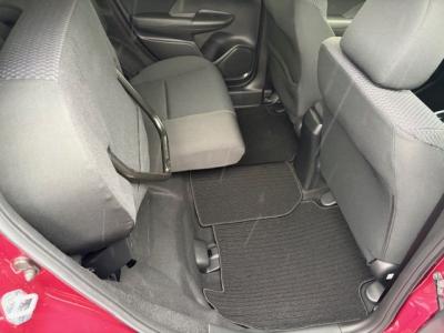 �t�B�b�g�@�V�����Îԁ@�����STOP��CVT�ŔR���24.4km/L�H29�N6����ϲ��݂��Č���^�ɡ���ʎd�l�ԂŁ����ļ��˰����360�����߰UV&IR��Ķ�׽�����ڽĕt�����ݿ�ق��t���ق����߼�݂́����޾ݼݸ�(ڰ�ް��ڰ������َx���tڰ�ް�ٰ��)��LEDͯ��ײā���ޑ����pSPL�߯�(�ޯ���ץ����ٽ���)��ETC����ذ����پ��TV���t���Ă��܂��B