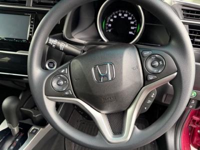 �t�B�b�g�@�V�����Îԁ@�����STOP��CVT�ŔR���24.4km/L�H29�N6����ϲ��݂��Č���^�ɡ���ʎd�l�ԂŁ����ļ��˰����360�����߰UV&IR��Ķ�׽�����ڽĕt�����ݿ�ق��t���ق����߼�݂́����޾ݼݸ�(ڰ�ް��ڰ������َx���tڰ�ް�ٰ��)��LEDͯ��ײā���ޑ����pSPL�߯�(�ޯ���ץ����ٽ���)��ETC����ذ����پ��TV���t���Ă��܂��B