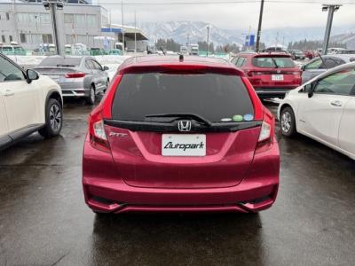 �t�B�b�g�@�V�����Îԁ@�����STOP��CVT�ŔR���24.4km/L�H29�N6����ϲ��݂��Č���^�ɡ���ʎd�l�ԂŁ����ļ��˰����360�����߰UV&IR��Ķ�׽�����ڽĕt�����ݿ�ق��t���ق����߼�݂́����޾ݼݸ�(ڰ�ް��ڰ������َx���tڰ�ް�ٰ��)��LEDͯ��ײā���ޑ����pSPL�߯�(�ޯ���ץ����ٽ���)��ETC����ذ����پ��TV���t���Ă��܂��B