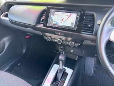 �t�B�b�g�@�V�����Îԁ@R4�N10����ϲŰ��ݼޡ1.5L�ݼ�݂ɔ��d�Ƌ쓮�p��2Ӱ��ʲ��د�޼��т͏o�͂�UP��R���WLTC25.4km/L������޾ݼݸ�(ڰ�ް��ڰ�&ڰ�ް�ٰ��)����LEDͯ��ײā����AC���d���߰�ݸ���ڰ������ذ&�߯�����ā�ܲ�߰�ޱ�������߼�݂́���ذ��ށ���ޑ���SPL�߯�(�ޯ���ץ����ٽ���)��ETC�t���