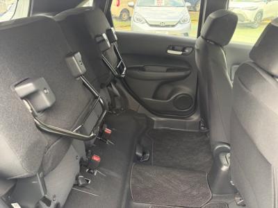 �t�B�b�g�@�V�����Îԁ@R2�N��������ݼނ���4���̨�ġ1.5L�ݼ�݂ɔ��d�Ƌ쓮�p��2Ӱ��ʲ��د�޼��т�V�̗p��R���WLTC29.4km/L������́����޾ݼݸ�(ڰ�ް��ڰ��ڰ�ް�ٰ��)��LEDͯ��ײā����AC��LED��ݶ��t�d�i�ޱ�װ���d���߰�ݸ���ڰ������ذ&�߯�������ق���߼�݂́���ذ��ށ��ޯ���ׁ�ETC�Ȃǂ𑕔��