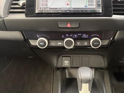 �t�B�b�g�@�V�����Îԁ@R2�N��������ݼނ���4���̨�ġ1.5L�ݼ�݂ɔ��d�Ƌ쓮�p��2Ӱ��ʲ��د�޼��т�V�̗p��R���WLTC29.4km/L������́����޾ݼݸ�(ڰ�ް��ڰ��ڰ�ް�ٰ��)��LEDͯ��ײā����AC��LED��ݶ��t�d�i�ޱ�װ���d���߰�ݸ���ڰ������ذ&�߯�������ق���߼�݂́���ذ��ށ��ޯ���ׁ�ETC�Ȃǂ𑕔��