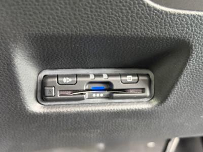 �t�B�b�g�@�V�����Îԁ@R2�N��������ݼނ���4���̨�ġ1.5L�ݼ�݂ɔ��d�Ƌ쓮�p��2Ӱ��ʲ��د�޼��т�V�̗p��R���WLTC29.4km/L������́����޾ݼݸ�(ڰ�ް��ڰ��ڰ�ް�ٰ��)��LEDͯ��ײā����AC��LED��ݶ��t�d�i�ޱ�װ���d���߰�ݸ���ڰ������ذ&�߯�������ق���߼�݂́���ذ��ށ��ޯ���ׁ�ETC�Ȃǂ𑕔��