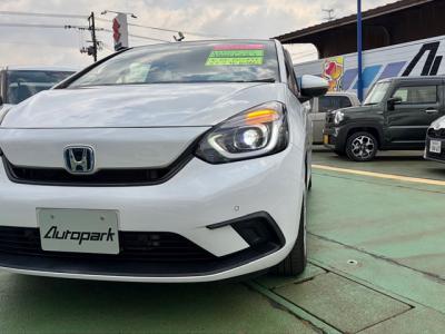 �t�B�b�g�@�V�����Îԁ@R2�N��������ݼނ���4���̨�ġ1.5L�ݼ�݂ɔ��d�Ƌ쓮�p��2Ӱ��ʲ��د�޼��т�V�̗p��R���WLTC29.4km/L������́����޾ݼݸ�(ڰ�ް��ڰ��ڰ�ް�ٰ��)��LEDͯ��ײā����AC��LED��ݶ��t�d�i�ޱ�װ���d���߰�ݸ���ڰ������ذ&�߯�������ق���߼�݂́���ذ��ށ��ޯ���ׁ�ETC�Ȃǂ𑕔��