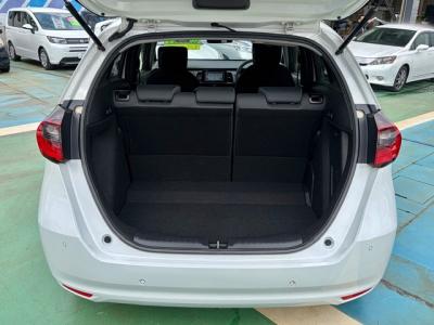 �t�B�b�g�@�V�����Îԁ@R2�N��������ݼނ���4���̨�ġ1.5L�ݼ�݂ɔ��d�Ƌ쓮�p��2Ӱ��ʲ��د�޼��т�V�̗p��R���WLTC29.4km/L������́����޾ݼݸ�(ڰ�ް��ڰ��ڰ�ް�ٰ��)��LEDͯ��ײā����AC��LED��ݶ��t�d�i�ޱ�װ���d���߰�ݸ���ڰ������ذ&�߯�������ق���߼�݂́���ذ��ށ��ޯ���ׁ�ETC�Ȃǂ𑕔��