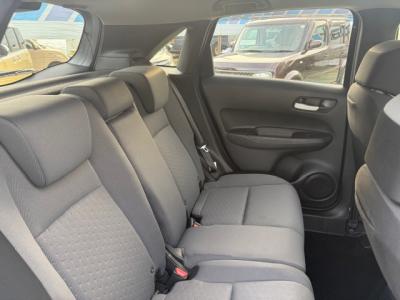 �t�B�b�g�@�V�����Îԁ@R2�N��������ݼޡ1.5L�ݼ�݂ɔ��d�Ƌ쓮�p��2Ӱ��ʲ��د�޼��т�V�̗p��R���WLTC25.6km/L������޾ݼݸ�(ڰ�ް��ڰ�&ڰ�ް�ٰ��)����LEDͯ��ײā����AC���d���߰�ݸ���ڰ������ذ&�߯�����ā�ܲ�߰�ޱ�������߼�݂́���ذ��ށ�ETC�t���