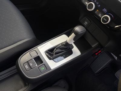 �t�B�b�g�@�V�����Îԁ@R2�N��������ݼޡ1.5L�ݼ�݂ɔ��d�Ƌ쓮�p��2Ӱ��ʲ��د�޼��т�V�̗p��R���WLTC25.6km/L������޾ݼݸ�(ڰ�ް��ڰ�&ڰ�ް�ٰ��)����LEDͯ��ײā����AC���d���߰�ݸ���ڰ������ذ&�߯�����ā�ܲ�߰�ޱ�������߼�݂́���ذ��ށ�ETC�t���