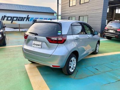 �t�B�b�g�@�V�����Îԁ@R2�N��������ݼޡ1.5L�ݼ�݂ɔ��d�Ƌ쓮�p��2Ӱ��ʲ��د�޼��т�V�̗p��R���WLTC25.6km/L������޾ݼݸ�(ڰ�ް��ڰ�&ڰ�ް�ٰ��)����LEDͯ��ײā����AC���d���߰�ݸ���ڰ������ذ&�߯�����ā�ܲ�߰�ޱ�������߼�݂́���ذ��ށ�ETC�t���