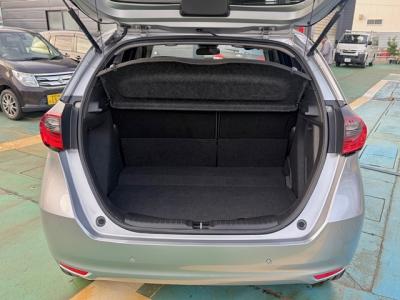 �t�B�b�g�@�V�����Îԁ@R2�N��������ݼޡ1.5L�ݼ�݂ɔ��d�Ƌ쓮�p��2Ӱ��ʲ��د�޼��т�V�̗p��R���WLTC25.6km/L������޾ݼݸ�(ڰ�ް��ڰ�&ڰ�ް�ٰ��)����LEDͯ��ײā����AC���d���߰�ݸ���ڰ������ذ&�߯�����ā�ܲ�߰�ޱ�������߼�݂́���ذ��ށ�ETC�t���