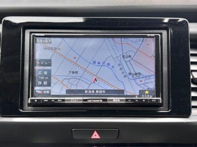 �t�B�b�g�@�V�����Îԁ@R2�N��������ݼޡ1.5L�ݼ�݂ɔ��d�Ƌ쓮�p��2Ӱ��ʲ��د�޼��т�V�̗p��R���WLTC25.6km/L������޾ݼݸ�(ڰ�ް��ڰ�&ڰ�ް�ٰ��)����LEDͯ��ײā����AC���d���߰�ݸ���ڰ������ذ&�߯�����ā�ܲ�߰�ޱ�������߼�݂́���ذ��ށ�ETC�t���