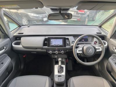 �t�B�b�g�@�V�����Îԁ@R2�N��������ݼޡ1.5L�ݼ�݂ɔ��d�Ƌ쓮�p��2Ӱ��ʲ��د�޼��т�V�̗p��R���WLTC25.6km/L������޾ݼݸ�(ڰ�ް��ڰ�&ڰ�ް�ٰ��)����LEDͯ��ײā����AC���d���߰�ݸ���ڰ������ذ&�߯�����ā�ܲ�߰�ޱ�������߼�݂́���ذ��ށ�ETC�t���