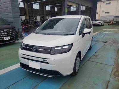 �t���[�h�@�V�����Îԁ@R6�N6���ɏo��3��ڡʲ��د�����߂�6�l���̨�ē��l��1.5L�ݼ�݂ɔ��d&�쓮�p2Ӱ��ʲ��د�޼��тŤ�R���WLTC25.6km/L������́����޾ݼݸށ�������ܰ�ײ���ޱ����LEDͯ��ײā����AC��LED��ݶ��t�d�i�ޱ�װ���d���߰�ݸ���ڰ������ذ&�߯�����Ăق���߼�݂́�9�������پ��TV22.3���~��OP�װ���߰��ܲ�3.8���~�Ȃǡ