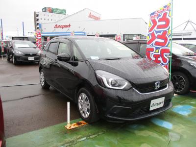 �t�B�b�g�@�V�����Îԁ@R4�N10����ϲŰ��ݼޡ1.5L�ݼ�݂ɔ��d�Ƌ쓮�p��2Ӱ��ʲ��د�޼��т͏o�͂�UP��R��WLTC29.0km/L�Ɍ��㡑����́����޾ݼݸ�(ڰ�ް��ڰ�&�ٰ��)����LEDͯ��ײā����AC���d���߰�ݸ���ڰ������ذ&�߯�����đ���߼�݂́���ذ��ށ���ޑ����pSPL�߯�(�ޯ���ד�)��ETC�����ں���t���Ă��܂��