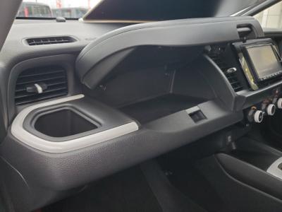 �t�B�b�g�@�V�����Îԁ@R2�N�ɏo��4���̨�Ă�ʲ��د�ޡ1.5L�ݼ�݂ɔ��d�Ƌ쓮�p��2Ӱ��ʲ��د�޼��т�V�̗p��R���JC08Ӱ��38.6km/L������́�LEDͯ��ײā����AC��LED��ݶ��t�d�i�ޱ�װ���d���߰�ݸ���ڰ������ذ&�߯�������ق���߼�݂́���ذ��ށ��ޯ���ׁ�ETC�Ȃǂ𑕔��