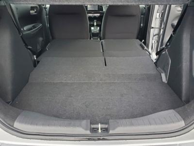 �t�B�b�g�@�V�����Îԁ@R2�N�ɏo��4���̨�Ă�ʲ��د�ޡ1.5L�ݼ�݂ɔ��d�Ƌ쓮�p��2Ӱ��ʲ��د�޼��т�V�̗p��R���JC08Ӱ��38.6km/L������́�LEDͯ��ײā����AC��LED��ݶ��t�d�i�ޱ�װ���d���߰�ݸ���ڰ������ذ&�߯�������ق���߼�݂́���ذ��ށ��ޯ���ׁ�ETC�Ȃǂ𑕔��