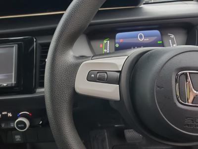 �t�B�b�g�@�V�����Îԁ@R2�N�ɏo��4���̨�Ă�ʲ��د�ޡ1.5L�ݼ�݂ɔ��d�Ƌ쓮�p��2Ӱ��ʲ��د�޼��т�V�̗p��R���JC08Ӱ��38.6km/L������́�LEDͯ��ײā����AC��LED��ݶ��t�d�i�ޱ�װ���d���߰�ݸ���ڰ������ذ&�߯�������ق���߼�݂́���ذ��ށ��ޯ���ׁ�ETC�Ȃǂ𑕔��