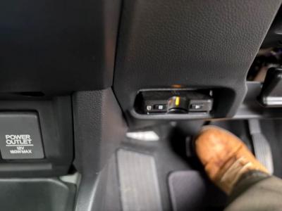 �t�B�b�g�@�V�����Îԁ@H29�N6����ϲ��݂Ō���^�ɂȂ�F&R����߰�޻޲ݓ���ύX�ʲ��د�ނ�1.5L�ݼ�݂�Ӱ����7��DCT��g�������R��36.4km/L������́����ذ&�߯���������������ٵ��AC��VSA������h�~�ق���߼�݂́���ذ��ށ�ETC���t���Ă��܂�!