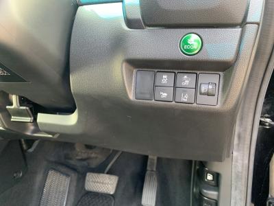 �t�B�b�g�@�V�����Îԁ@H29�N6����ϲ��݂Ō���^�ɂȂ�F&R����߰�޻޲ݓ���ύX�ʲ��د�ނ�1.5L�ݼ�݂�Ӱ����7��DCT��g�������R��36.4km/L������́����ذ&�߯���������������ٵ��AC��VSA������h�~�ق���߼�݂́����޾ݼݸ�(ڰ�ް��ڰ��ڰ�ް�ٰ��C)����ذ���&�ޯ���ׁ�ETC���t���Ă��܂�!