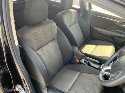 �t�B�b�g�@�V�����Îԁ@H29�N6����ϲ��݂Ō���^�ɂȂ�F&R����߰�޻޲ݓ���ύX�ʲ��د�ނ�1.5L�ݼ�݂�Ӱ����7��DCT��g�������R��36.4km/L������́����ذ&�߯���������������ٵ��AC��VSA������h�~�ق���߼�݂́����޾ݼݸ�(ڰ�ް��ڰ��ڰ�ް�ٰ��C)����ذ���&�ޯ���ׁ�ETC���t���Ă��܂�!