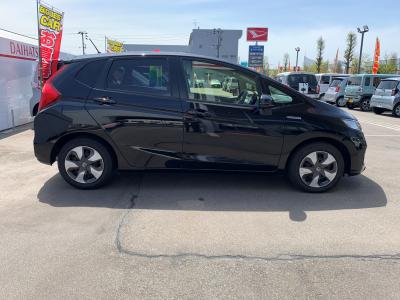 �t�B�b�g�@�V�����Îԁ@H29�N6����ϲ��݂Ō���^�ɂȂ�F&R����߰�޻޲ݓ���ύX�ʲ��د�ނ�1.5L�ݼ�݂�Ӱ����7��DCT��g�������R��36.4km/L������́����ذ&�߯���������������ٵ��AC��VSA������h�~�ق���߼�݂́����޾ݼݸ�(ڰ�ް��ڰ��ڰ�ް�ٰ��C)����ذ���&�ޯ���ׁ�ETC���t���Ă��܂�!