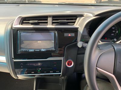 �t�B�b�g�@�V�����Îԁ@H29�N6����ϲ��݂Ō���^�ɂȂ�F&R����߰�޻޲ݓ���ύX�ʲ��د�ނ�1.5L�ݼ�݂�Ӱ����7��DCT��g�������R��36.4km/L������́����ذ&�߯���������������ٵ��AC��VSA������h�~�ق���߼�݂́����޾ݼݸ�(ڰ�ް��ڰ��ڰ�ް�ٰ��C)����ذ���&�ޯ���ׁ�ETC���t���Ă��܂�!