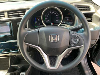 �t�B�b�g�@�V�����Îԁ@H29�N6����ϲ��݂Ō���^�ɂȂ�F&R����߰�޻޲ݓ���ύX�ʲ��د�ނ�1.5L�ݼ�݂�Ӱ����7��DCT��g�������R��36.4km/L������́����ذ&�߯���������������ٵ��AC��VSA������h�~�ق���߼�݂́����޾ݼݸ�(ڰ�ް��ڰ��ڰ�ް�ٰ��C)����ذ���&�ޯ���ׁ�ETC���t���Ă��܂�!