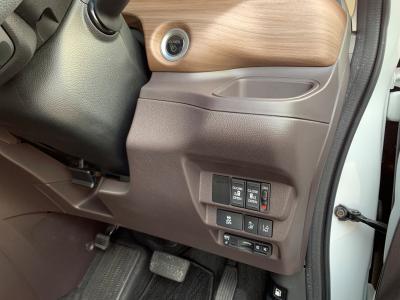 �t���[�h�n�C�u���b�h�@�V�����Îԁ@1.5L�ݼ�݂�ʲ��د�޼��т�7��AT�ŔR���WLTC20.8km/L�R1�N10����ϲ��݂�����̪�����ƭ��١�����޾ݼݸ�(ڰ�ް��ڰ��ڰ�ް�ٰ��)��������ܰ�ײ���ޱ��LEDͯ��ײā����ذ&�߯������������AC����ޑ����p��߼��PKG(�ޯ���ץ�ñ�ݸ��Ӻ�)��ETC�ق���߼�݂́���ذ���1���TV�Ȃǂ𑕔�!