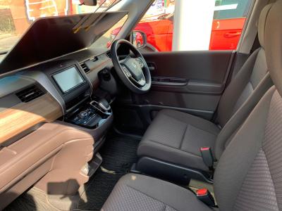 �t���[�h�n�C�u���b�h�@�V�����Îԁ@1.5L�ݼ�݂�ʲ��د�޼��т�7��AT�ŔR���WLTC20.8km/L�R1�N10����ϲ��݂�����̪�����ƭ��١�����޾ݼݸ�(ڰ�ް��ڰ��ڰ�ް�ٰ��)��������ܰ�ײ���ޱ��LEDͯ��ײā����ذ&�߯������������AC����ޑ����p��߼��PKG(�ޯ���ץ�ñ�ݸ��Ӻ�)��ETC�ق���߼�݂́���ذ���1���TV�Ȃǂ𑕔�!